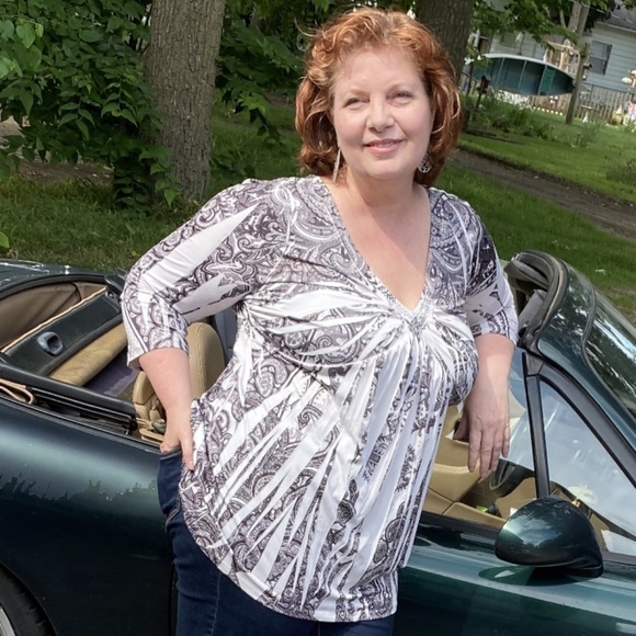 Meet your Posher, Sunny - Picture 3 of 4